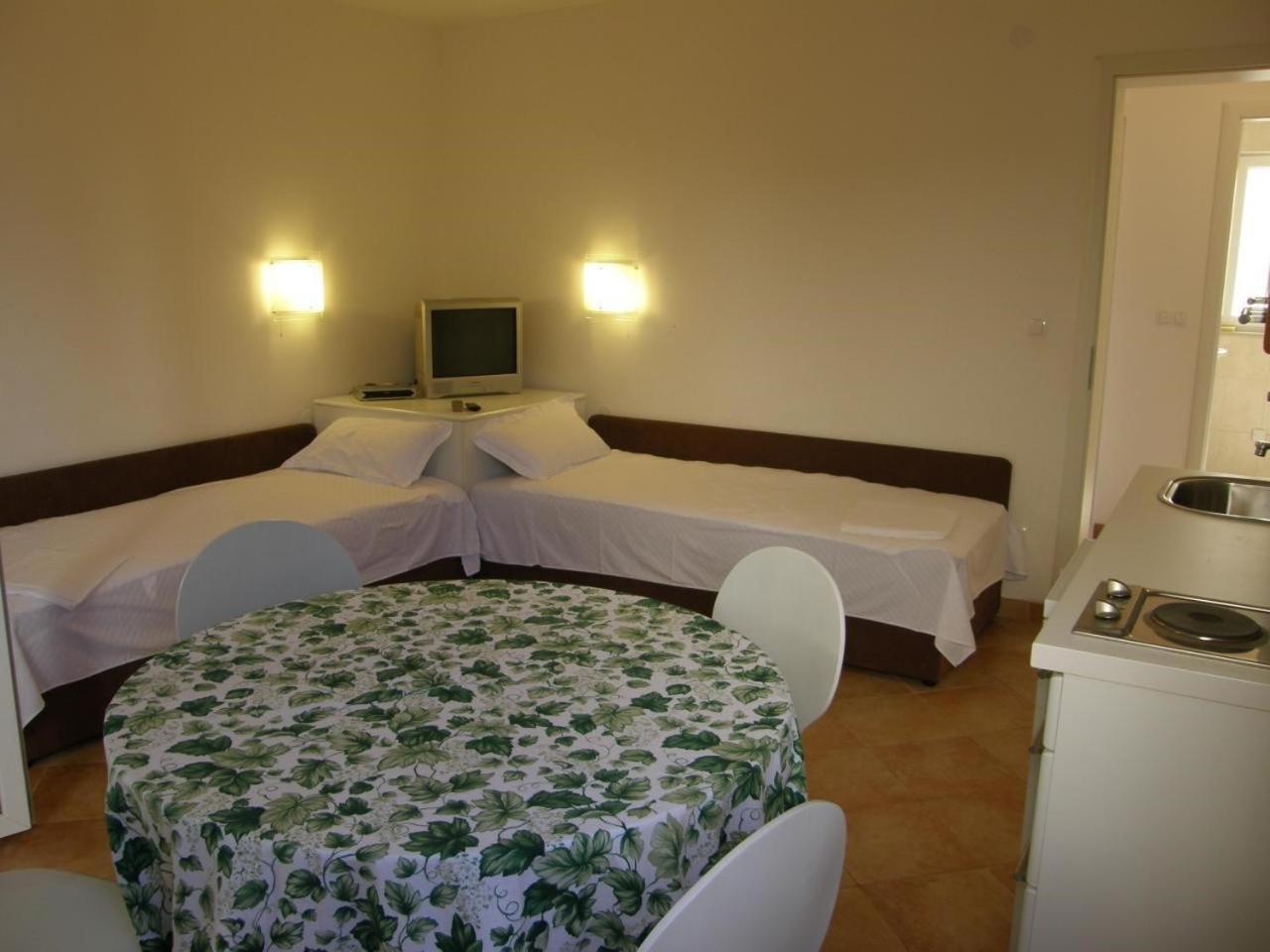 Apartments Boris Omiš Buitenkant foto