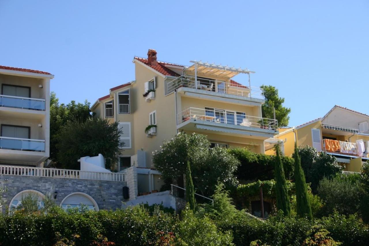 Apartments Boris Omiš Buitenkant foto